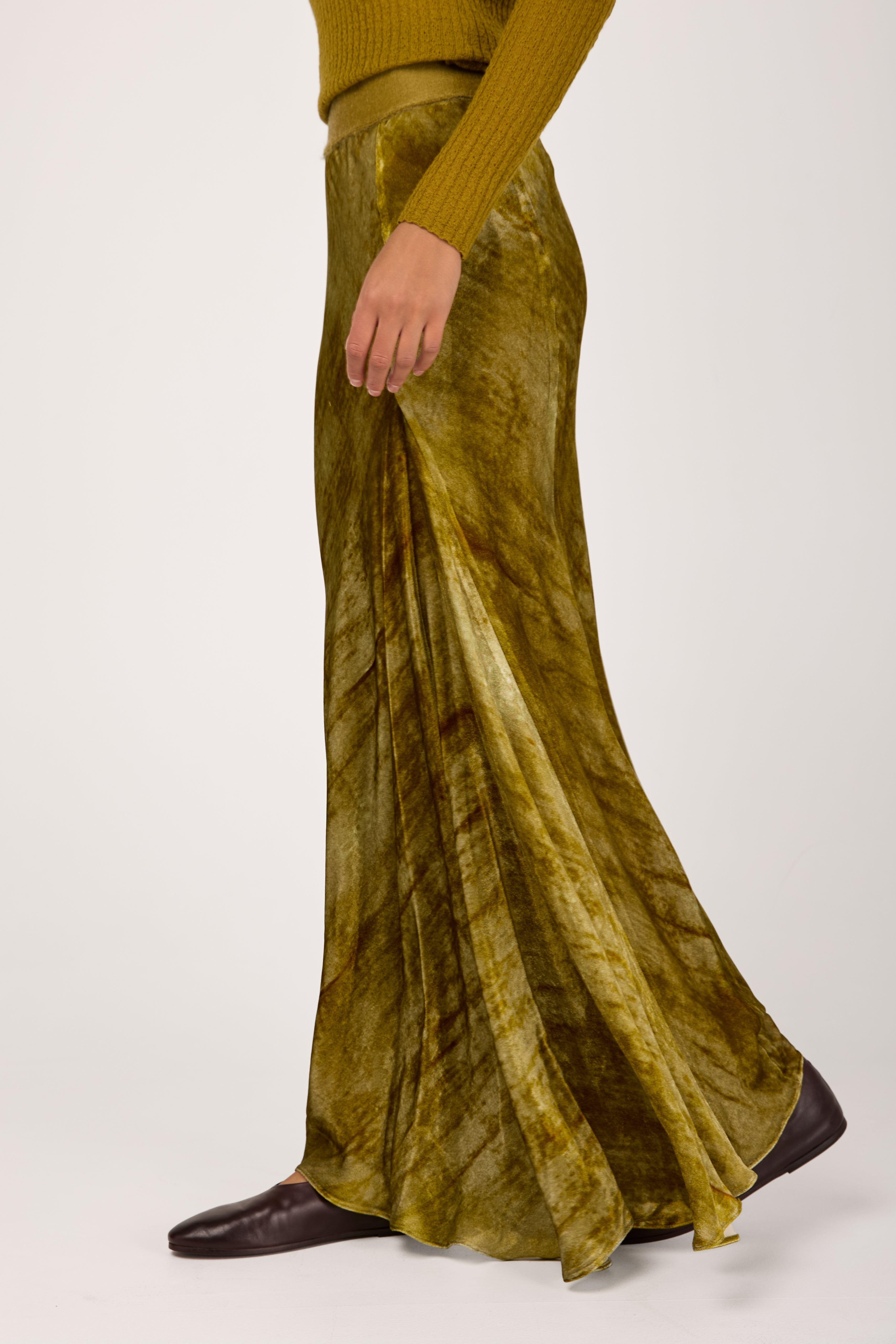 Viscose Silk Woven Skirt in Oliva