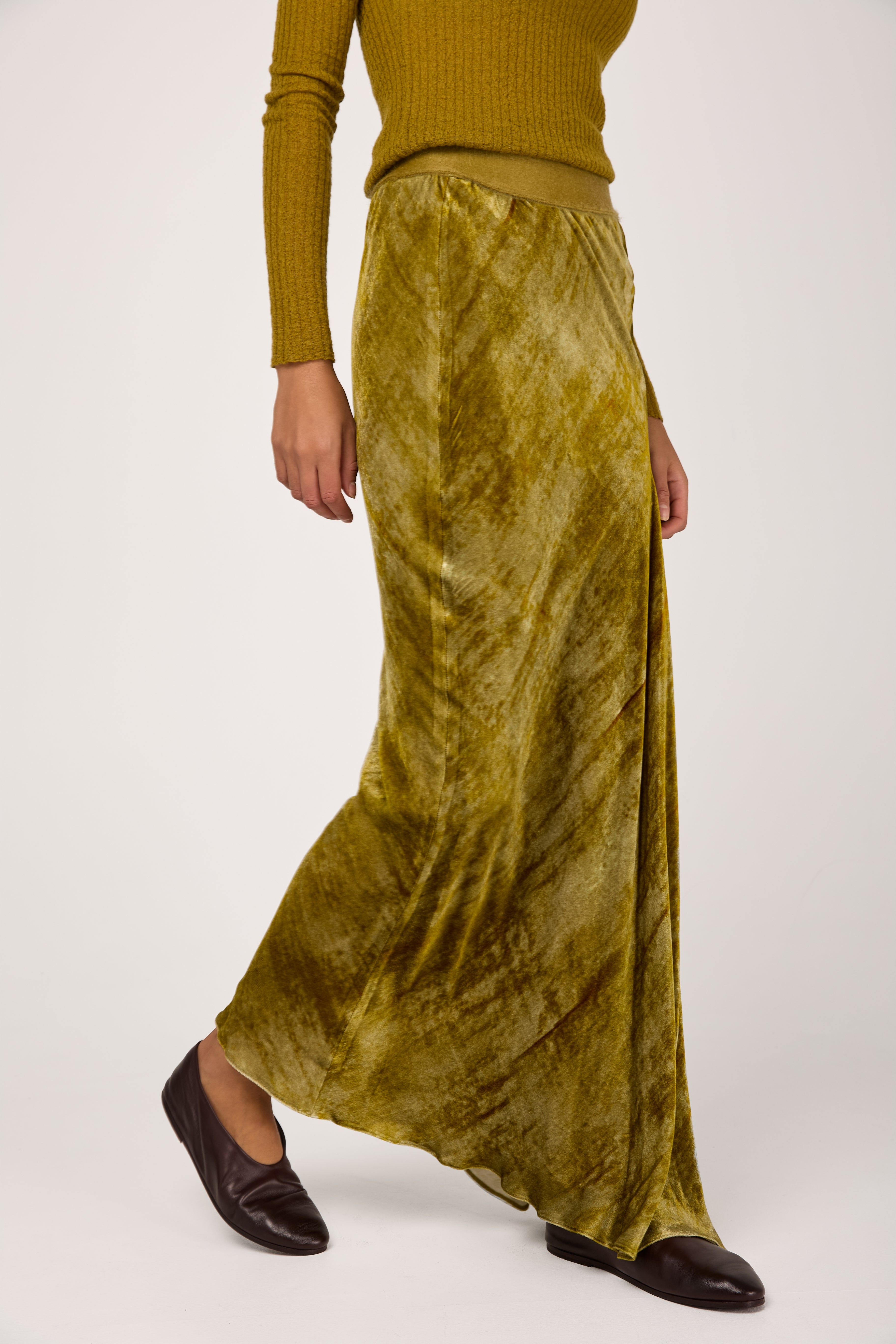 Viscose Silk Woven Skirt in Oliva