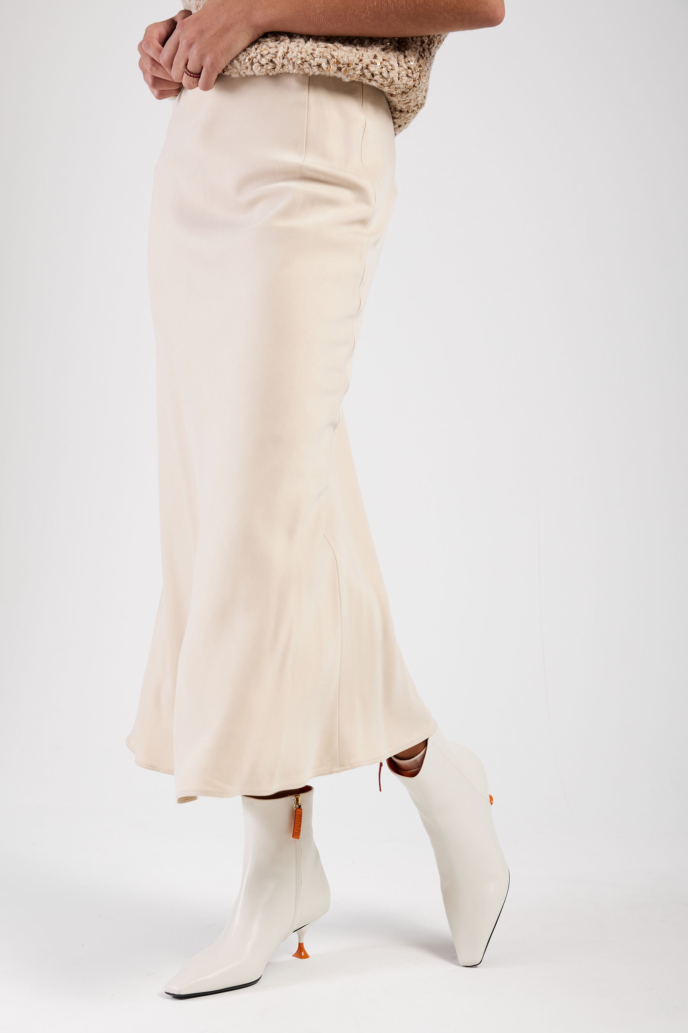 Woven Midi Skirt in Champagne