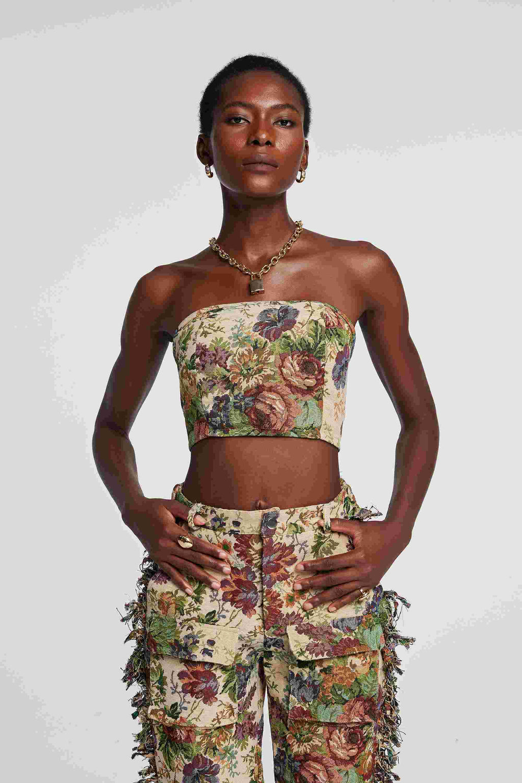 Theia Floral Jacquard Pants Set In Beige