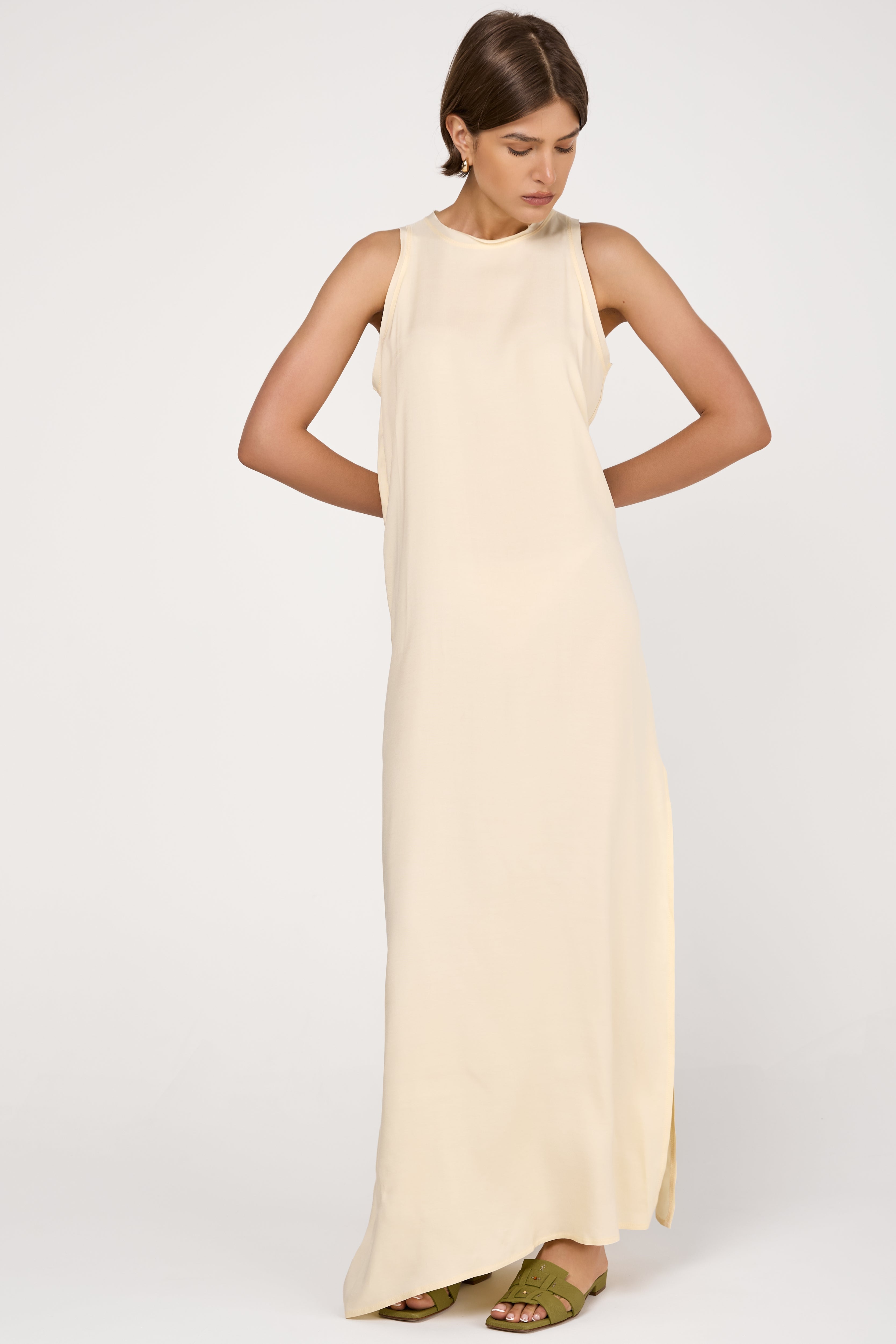 Long Sleeveless Dress in Banana