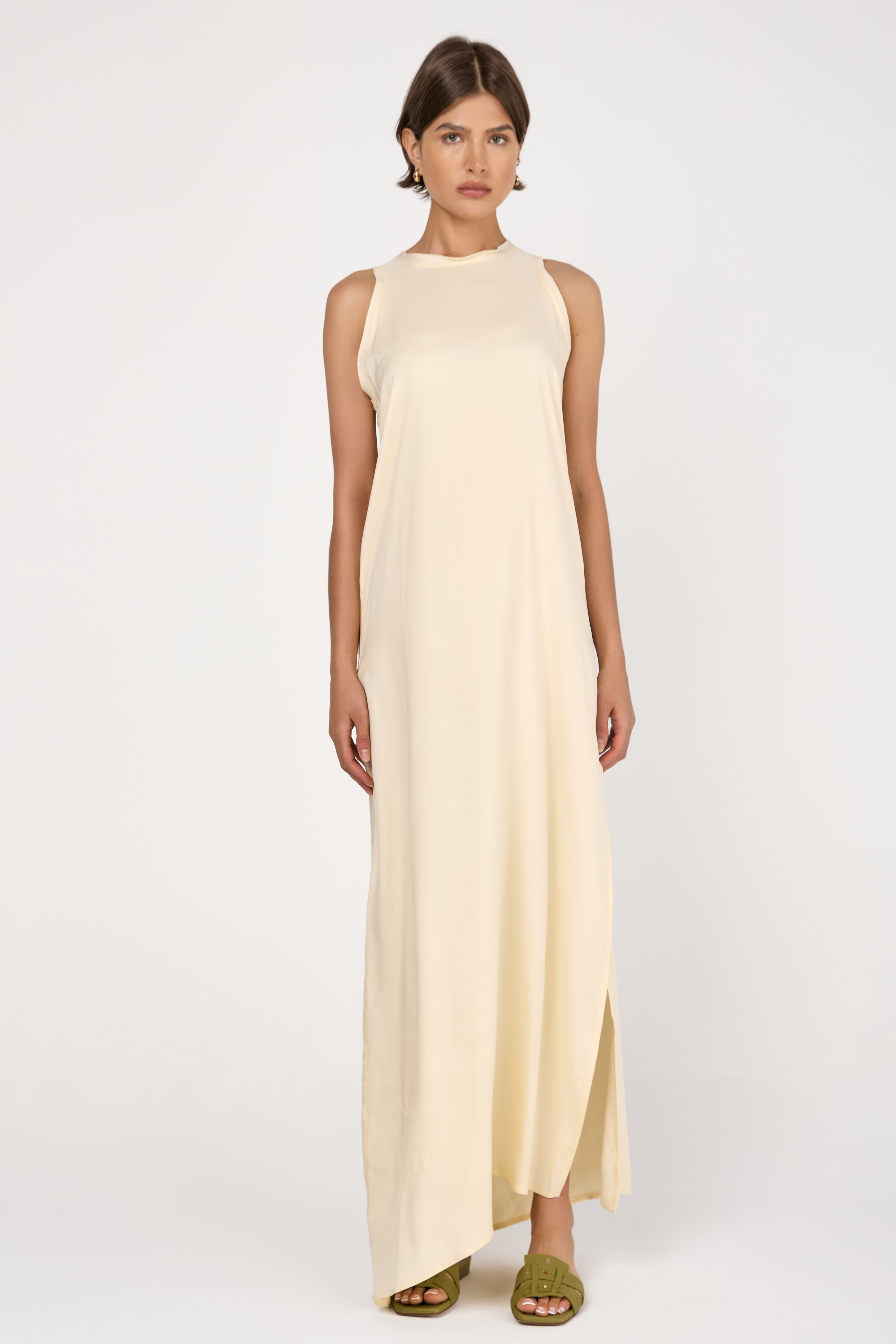 Long Sleeveless Dress in Banana