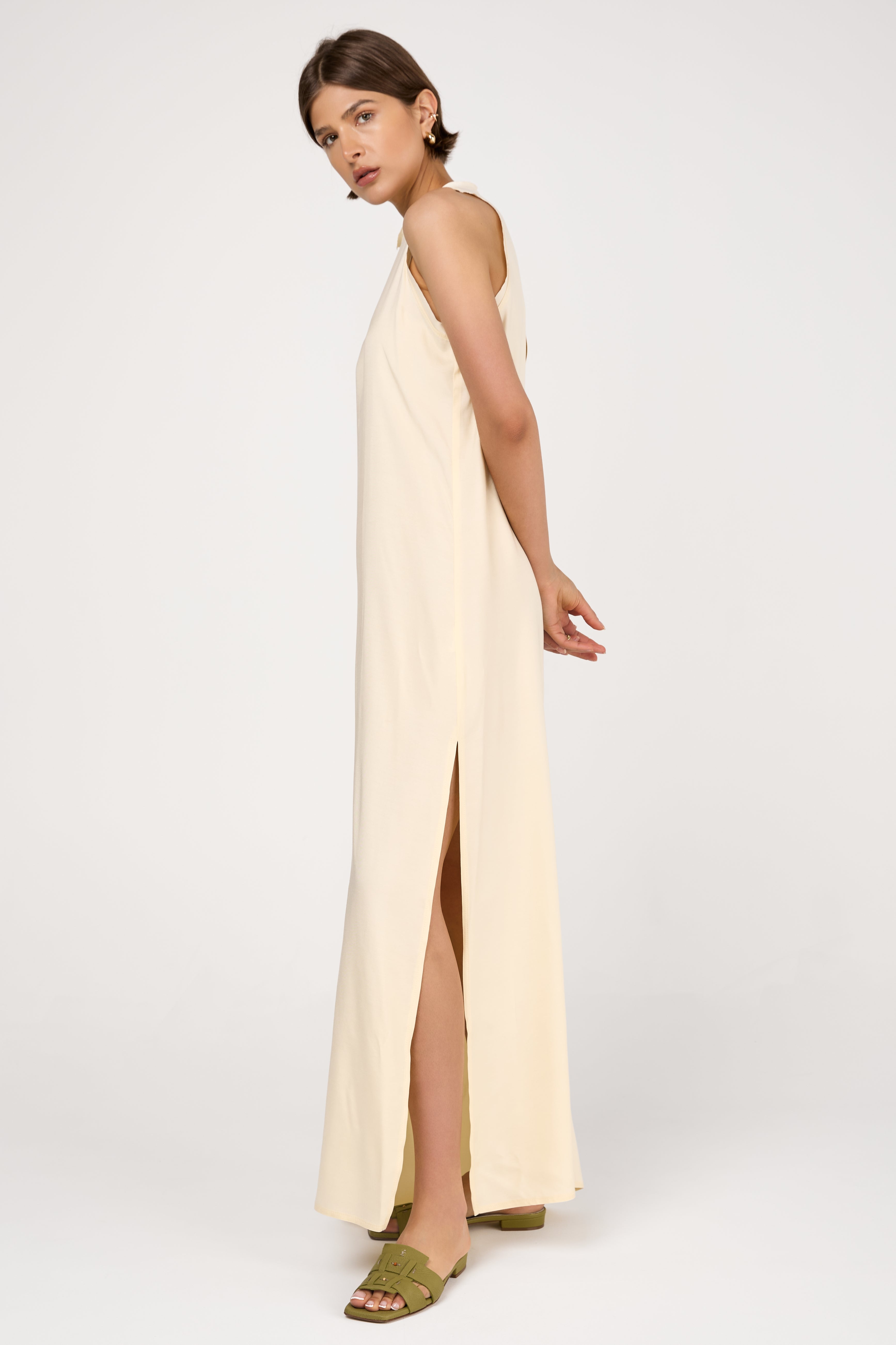 Long Sleeveless Dress in Banana