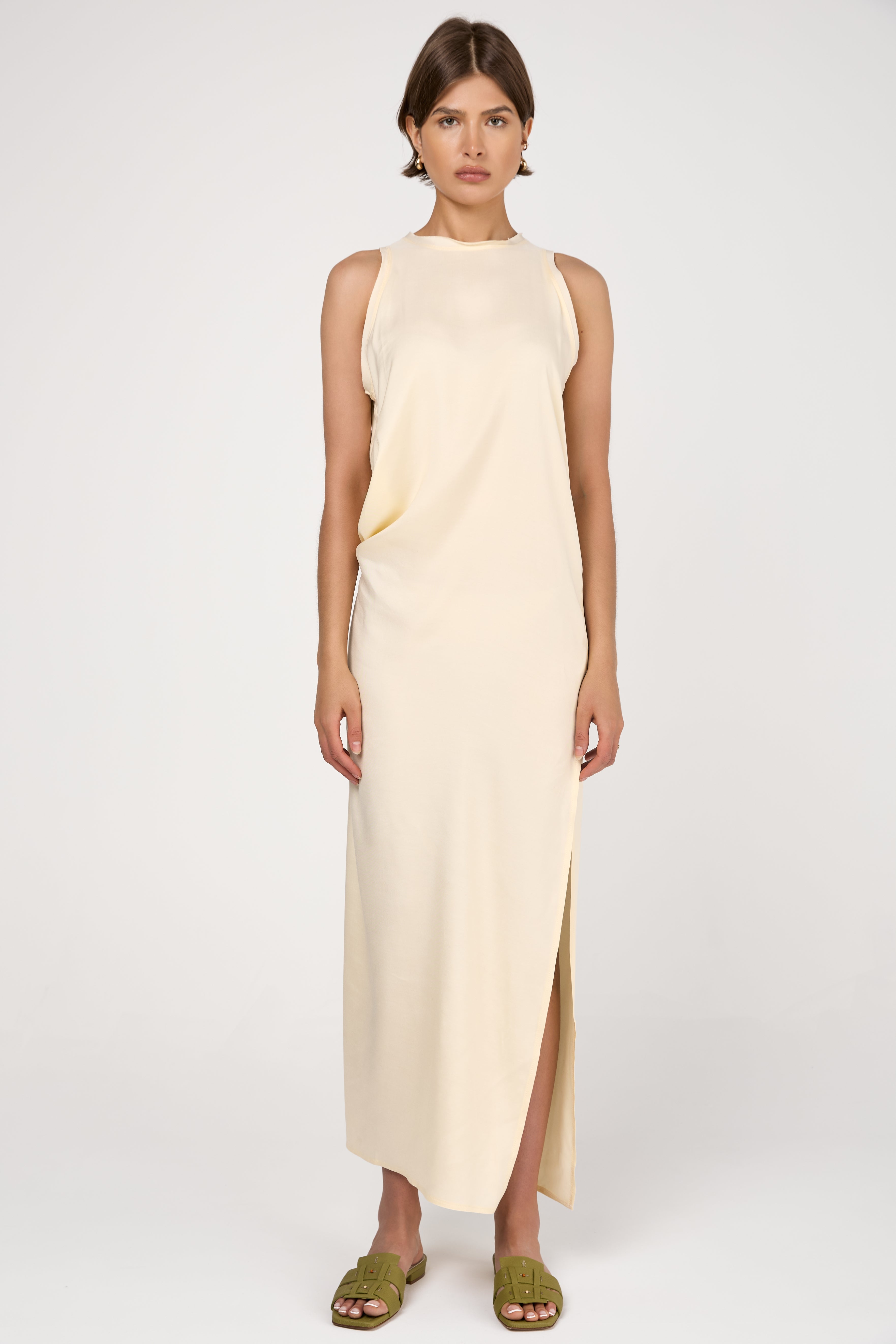 Long Sleeveless Dress in Banana